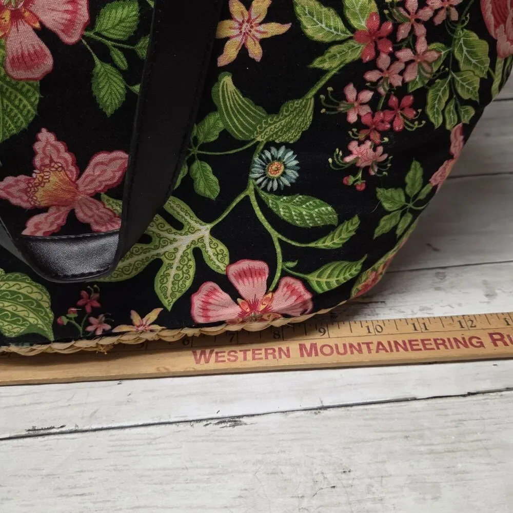 Vera Bradley stylish woven
